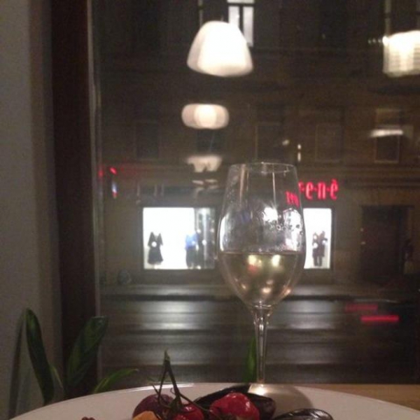 Ресторанный сервис бронирования столиков menu-rest.com - Интерьер ресторана "Kroo cafe"