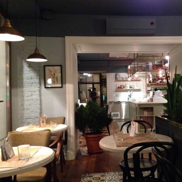 Ресторанный сервис бронирования столиков menu-rest.com - Интерьер ресторана "Kroo cafe"