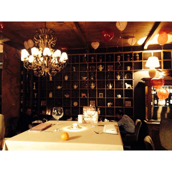 Ресторанный сервис бронирования столиков menu-rest.com - Интерьер ресторана "Chin-Chin Cafe"