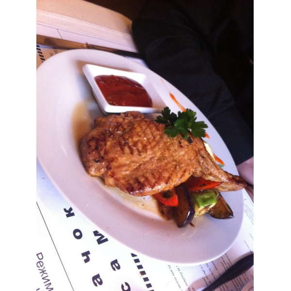 Ресторанный сервис бронирования столиков menu-rest.com - Интерьер ресторана "Одесса-Мама"