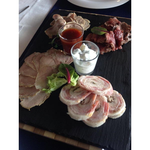 Ресторанный сервис бронирования столиков menu-rest.com - Интерьер ресторана "CHERNIKA"