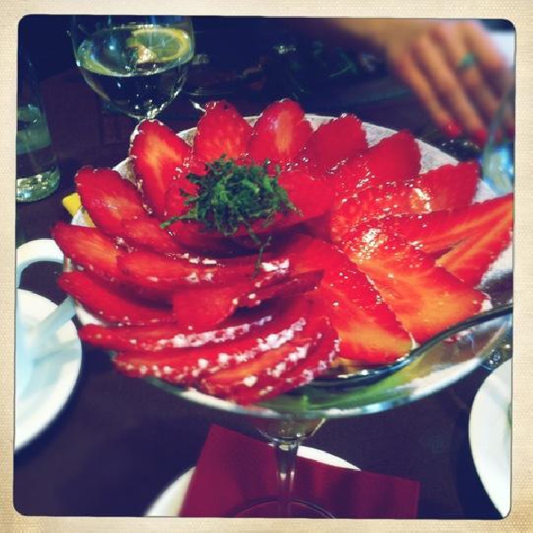 Ресторанный сервис бронирования столиков menu-rest.com - Интерьер ресторана "Нож справа, вилка слева"