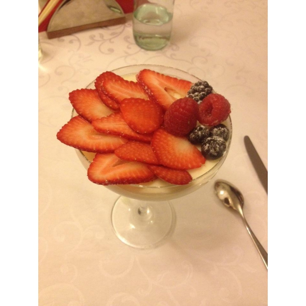 Ресторанный сервис бронирования столиков menu-rest.com - Интерьер ресторана "Нож справа, вилка слева"