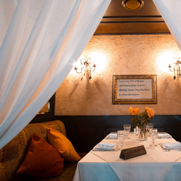 Ресторанный сервис бронирования столиков menu-rest.com - Интерьер ресторана "Аджабсандал"