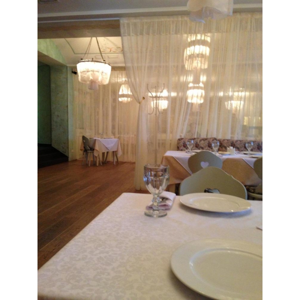 Ресторанный сервис бронирования столиков menu-rest.com - Интерьер ресторана "Абрикос"