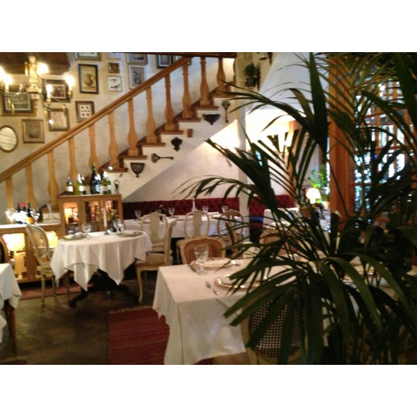 Ресторанный сервис бронирования столиков menu-rest.com - Интерьер ресторана "Francesco"