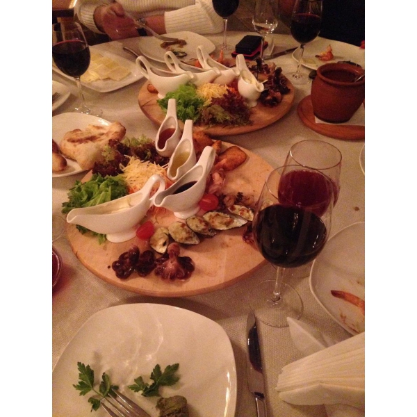 Ресторанный сервис бронирования столиков menu-rest.com - Интерьер ресторана "Не горюй"