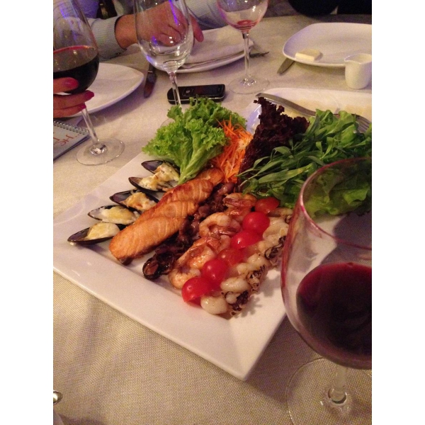 Ресторанный сервис бронирования столиков menu-rest.com - Интерьер ресторана "Не горюй"