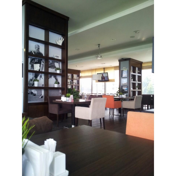 Ресторанный сервис бронирования столиков menu-rest.com - Интерьер ресторана "Трибуна"