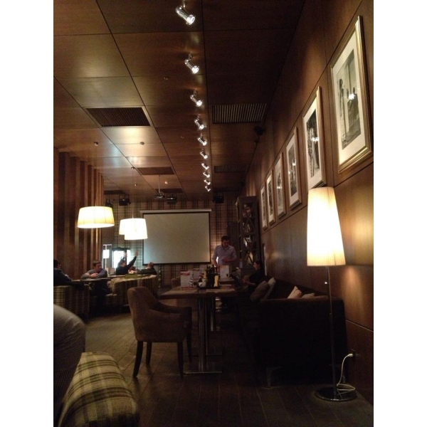 Ресторанный сервис бронирования столиков menu-rest.com - Интерьер ресторана "Апрель Cafe"