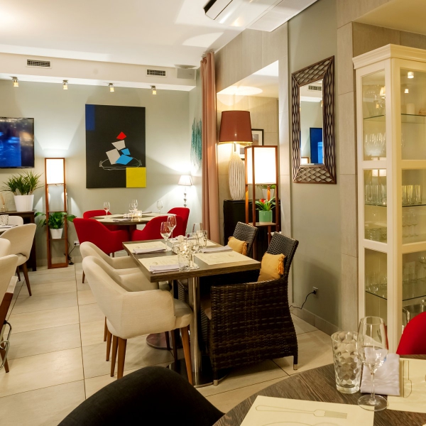 Ресторанный сервис бронирования столиков menu-rest.com - Интерьер ресторана "RoseMary"