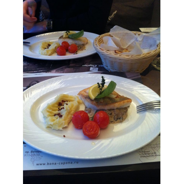 Ресторанный сервис бронирования столиков menu-rest.com - Интерьер ресторана "Bona Capona"