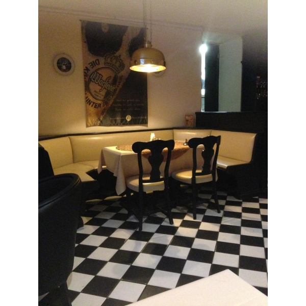 Ресторанный сервис бронирования столиков menu-rest.com - Интерьер ресторана "Warsteiner Forum"