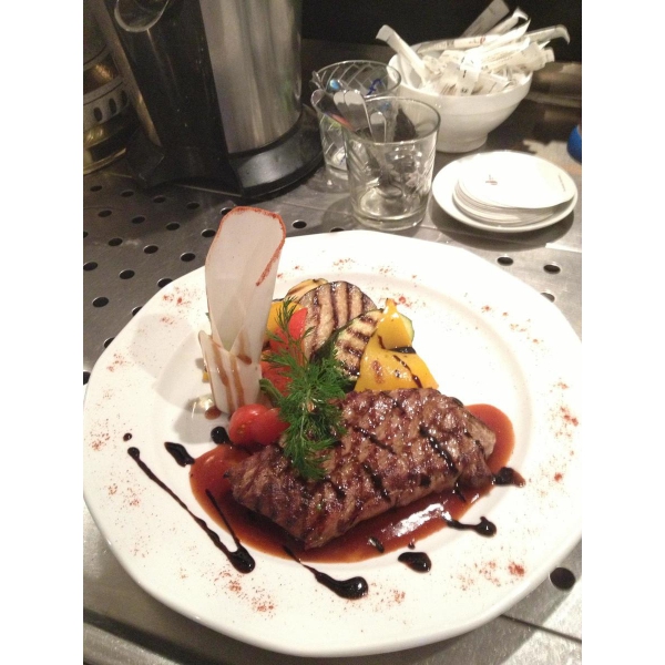 Ресторанный сервис бронирования столиков menu-rest.com - Интерьер ресторана "Warsteiner Forum"