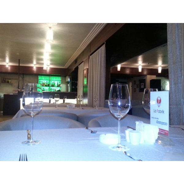 Ресторанный сервис бронирования столиков menu-rest.com - Интерьер ресторана "Ла Фабрик"