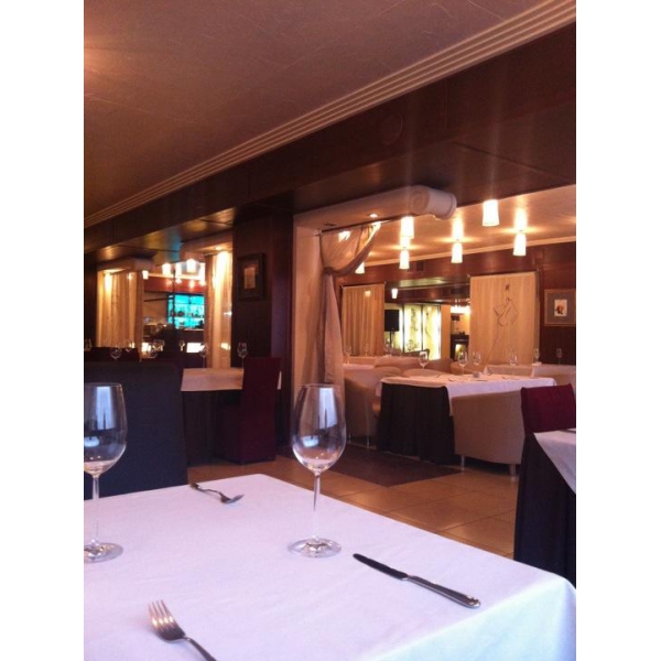 Ресторанный сервис бронирования столиков menu-rest.com - Интерьер ресторана "Ла Фабрик"