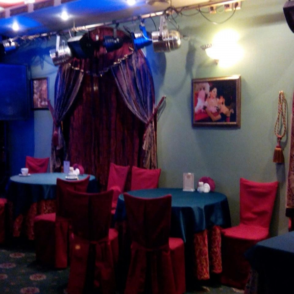 Ресторанный сервис бронирования столиков menu-rest.com - Интерьер ресторана "Кафе Драмы и Комедии"