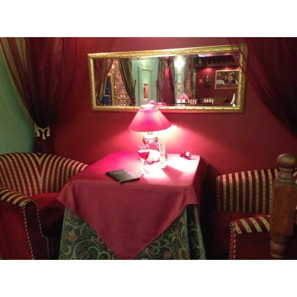 Ресторанный сервис бронирования столиков menu-rest.com - Интерьер ресторана "Кафе Драмы и Комедии"