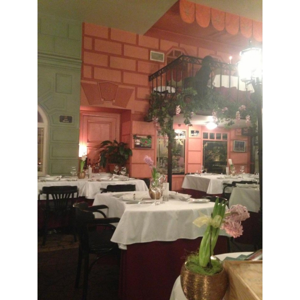 Ресторанный сервис бронирования столиков menu-rest.com - Интерьер ресторана "На Елисейских Полях"