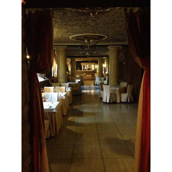 Ресторанный сервис бронирования столиков menu-rest.com - Интерьер ресторана "Империя"