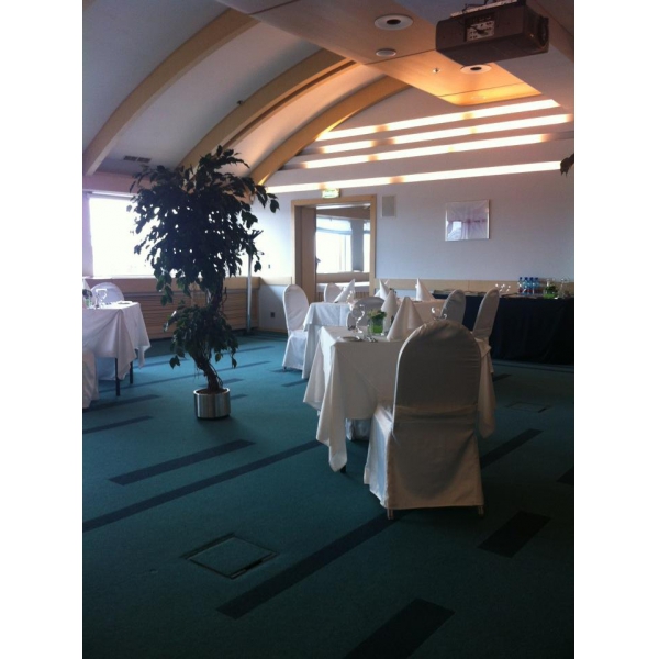 Ресторанный сервис бронирования столиков menu-rest.com - Интерьер ресторана "Le Vernissage"