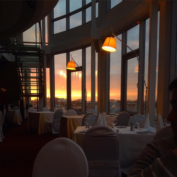 Ресторанный сервис бронирования столиков menu-rest.com - Интерьер ресторана "Le Vernissage"