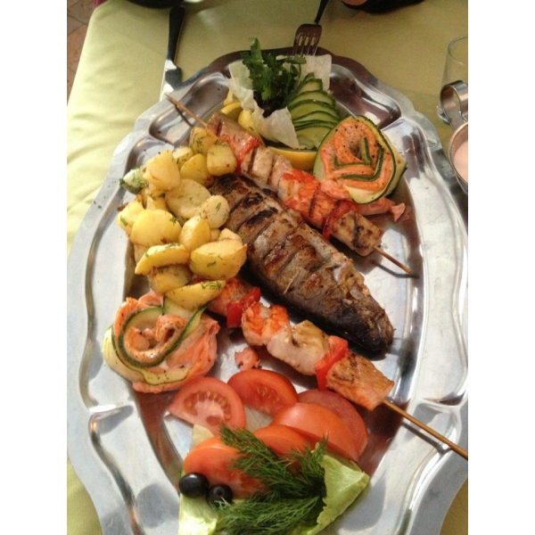 Ресторанный сервис бронирования столиков menu-rest.com - Интерьер ресторана "Шалаш"