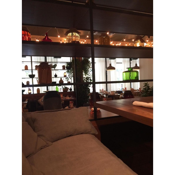 Ресторанный сервис бронирования столиков menu-rest.com - Интерьер ресторана "ЛарисуВаннуХочу"