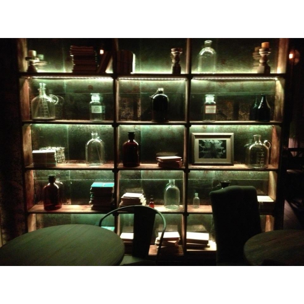 Ресторанный сервис бронирования столиков menu-rest.com - Интерьер ресторана "Apteka"