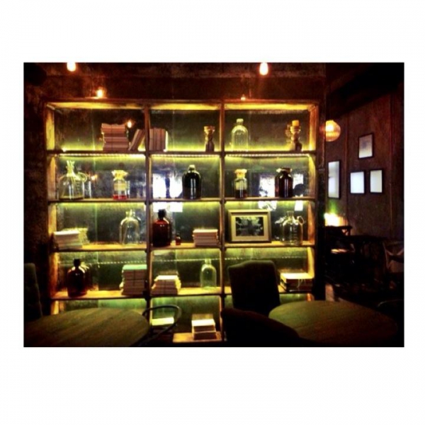 Ресторанный сервис бронирования столиков menu-rest.com - Интерьер ресторана "Apteka"