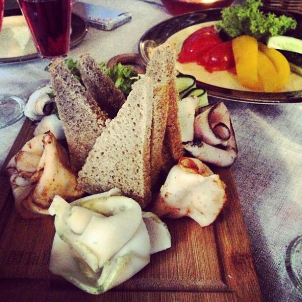 Ресторанный сервис бронирования столиков menu-rest.com - Интерьер ресторана "Корчма Сало"