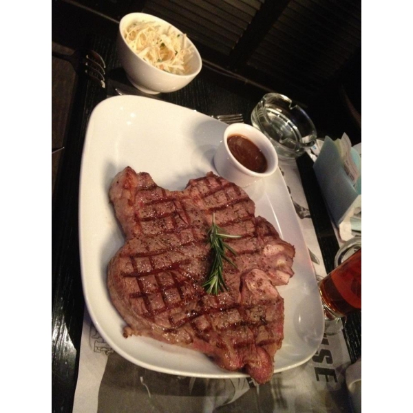 Ресторанный сервис бронирования столиков menu-rest.com - Интерьер ресторана "BullHouse"