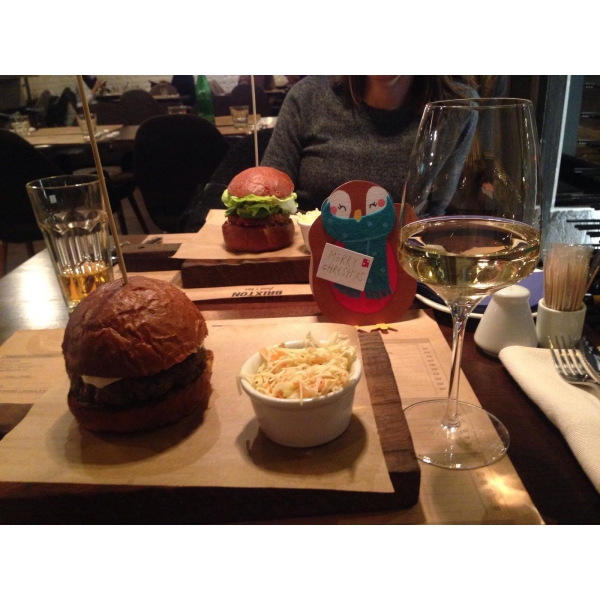 Ресторанный сервис бронирования столиков menu-rest.com - Интерьер ресторана "Brixton"