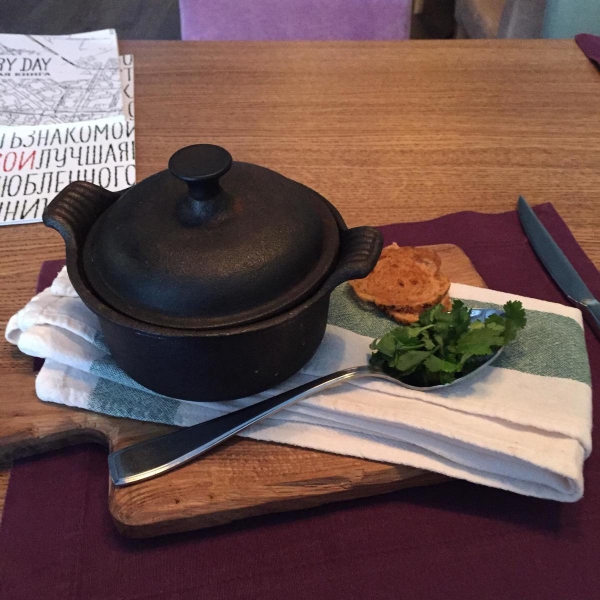 Ресторанный сервис бронирования столиков menu-rest.com - Интерьер ресторана "Все свои"