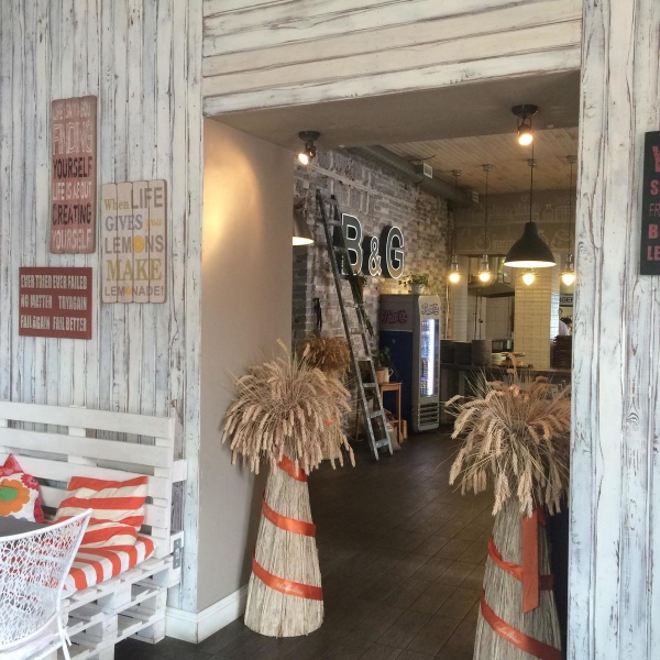 Ресторанный сервис бронирования столиков menu-rest.com - Интерьер ресторана "Уютный"