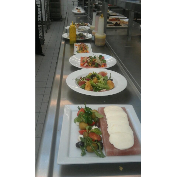 Ресторанный сервис бронирования столиков menu-rest.com - Интерьер ресторана "SKYLIGHT"