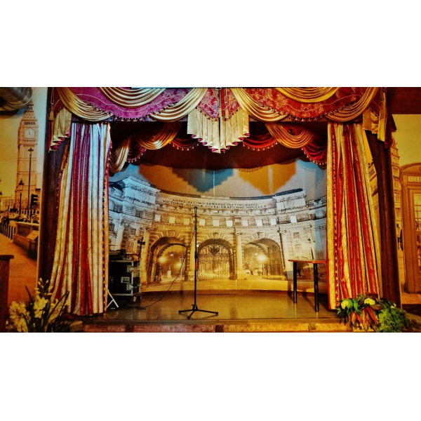 Ресторанный сервис бронирования столиков menu-rest.com - Интерьер ресторана "Юность"