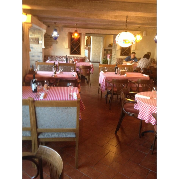 Ресторанный сервис бронирования столиков menu-rest.com - Интерьер ресторана "Mama Roma"