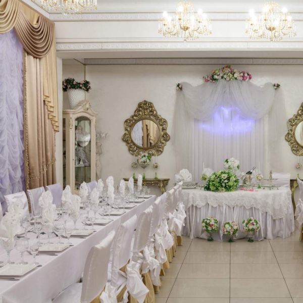 Ресторанный сервис бронирования столиков menu-rest.com - Интерьер ресторана "LE GLAMOUR (ЛЕ ГЛАМУР)"