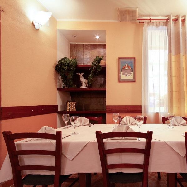 Ресторанный сервис бронирования столиков menu-rest.com - Интерьер ресторана "ДА АЛЬБЕРТОНЕ"