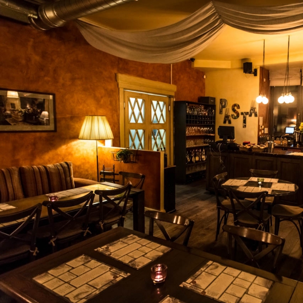 Ресторанный сервис бронирования столиков menu-rest.com - Интерьер ресторана "ТРАТТОРИЯ MAKARONI (МАКАРОНИ)"