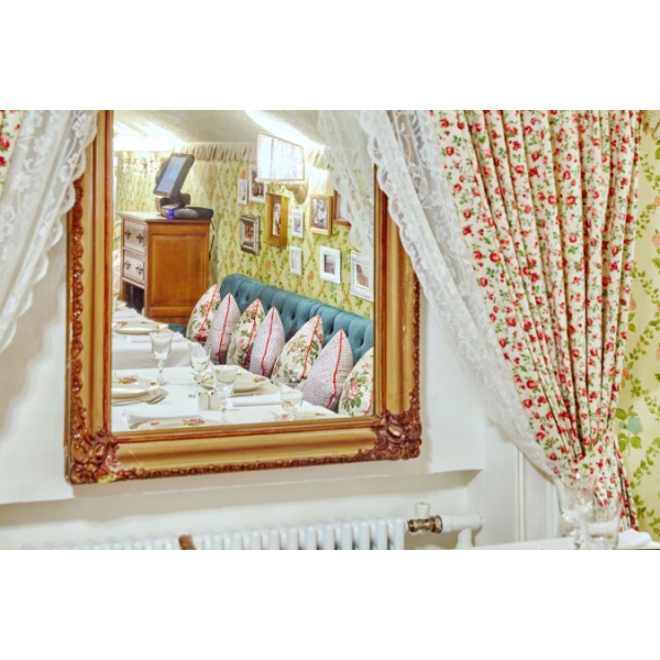 Ресторанный сервис бронирования столиков menu-rest.com - Интерьер ресторана "Катюша"