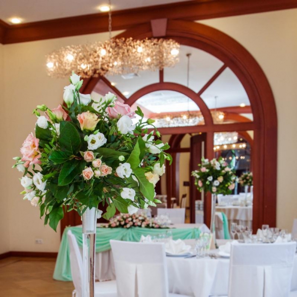 Ресторанный сервис бронирования столиков menu-rest.com - Интерьер ресторана "Ассамблея"