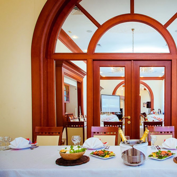 Ресторанный сервис бронирования столиков menu-rest.com - Интерьер ресторана "Ассамблея"