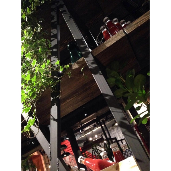 Ресторанный сервис бронирования столиков menu-rest.com - Интерьер ресторана "Ketch Up Burgers"