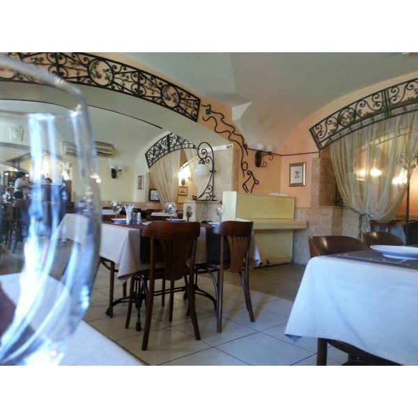 Ресторанный сервис бронирования столиков menu-rest.com - Интерьер ресторана "Литературное кафе"