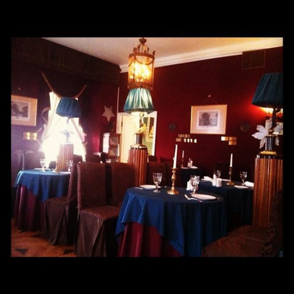 Ресторанный сервис бронирования столиков menu-rest.com - Интерьер ресторана "Литературное кафе"