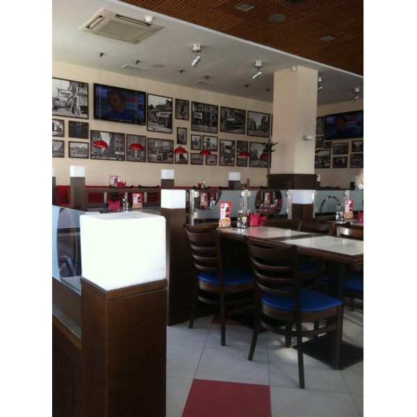 Ресторанный сервис бронирования столиков menu-rest.com - Интерьер ресторана "Ямм Пицца"