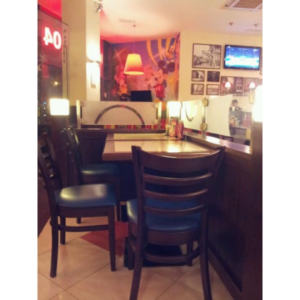 Ресторанный сервис бронирования столиков menu-rest.com - Интерьер ресторана "Ямм Пицца"