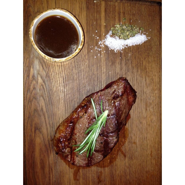 Ресторанный сервис бронирования столиков menu-rest.com - Интерьер ресторана "Red.Steak and Wine"